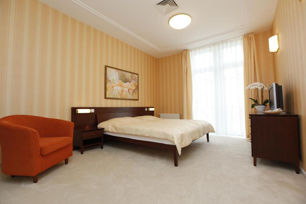 Hotel Sandor Pavillon Пьештяни Номер фото
